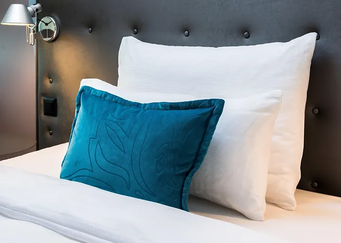 Hotel One Frankfurt-roemer 3*