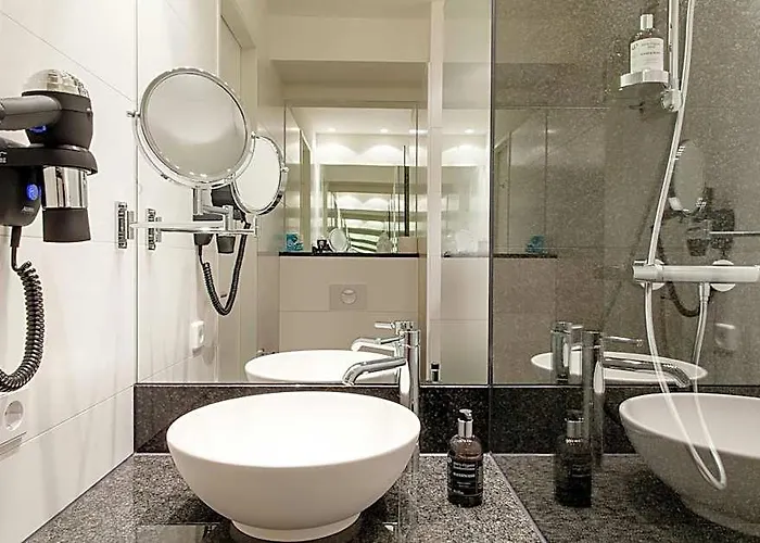 Hotel One Frankfurt-roemer